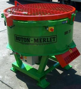  



	
		
			Caractéristiques
			BM 201
		
		
			Capacité de malaxage 
			200 l
		
		
			Volume de la cuve
			400