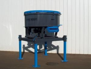  



	
		
			Caractéristiques
			BM 835
		
		
			Capacité de malaxage
			800 l
		
		
			Volume de la cuve
			1600 l
		
		
			PF